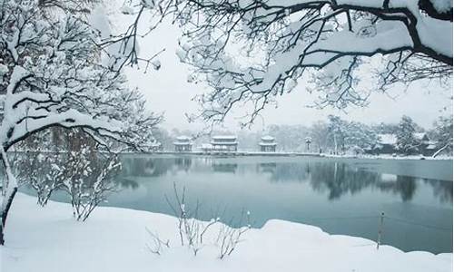 关于雪的优美诗句_关于雪的优美诗句现代诗