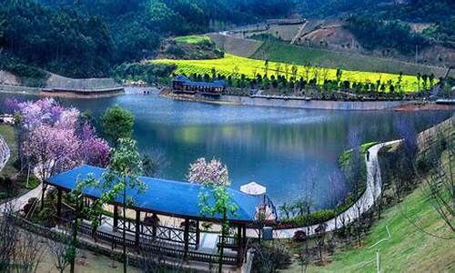 十里蓝山景区_十里蓝山景区在哪里