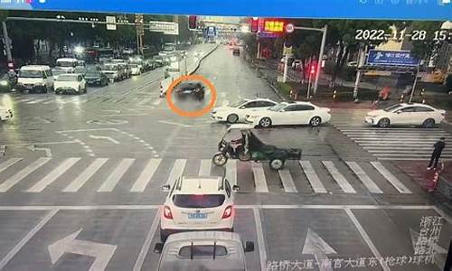 台州汽车撞人事件是什么车,台州撞死人