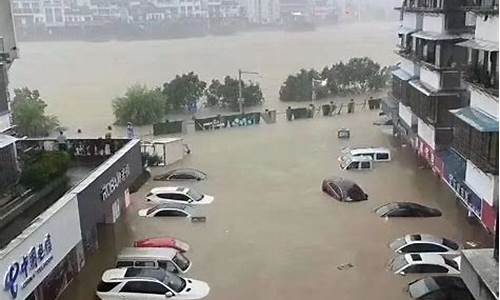 安徽高考时突发暴雨吗_安徽高考下雨