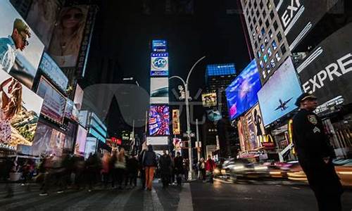 纽约时代广场广告位在哪个门上面看到