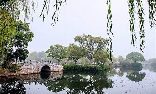 蠡湖中央公园和蠡湖公园是一个地方吗还是景