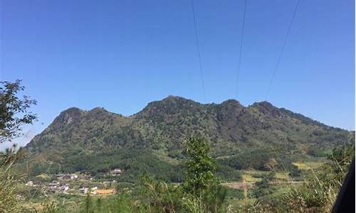 贡鸭山原始森林公园,贡鸭山风景区