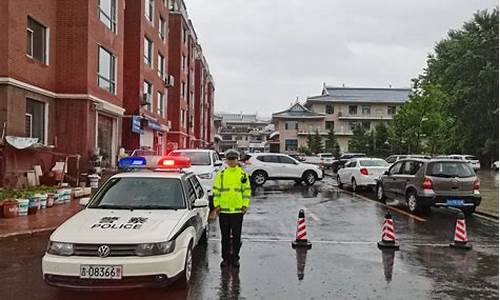 雨中交警作文800字,雨中交警高考