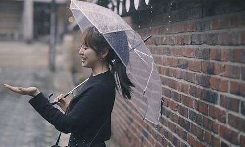 雨中漫步_雨中漫步的唯美句子