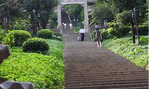 雷岗公园以前是墓地吗_雷岗公园在哪里