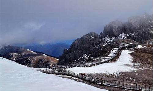 香格里拉石卡雪山天气_香格里拉到石卡雪山怎么坐车