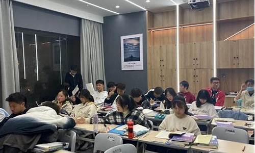 高考传媒考什么,高考考传媒可以考什么大学